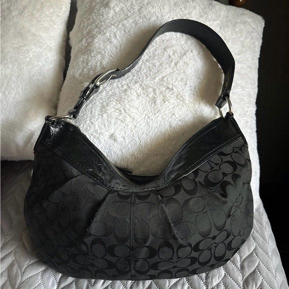 Black shoulder coach bag - Picture 1 of 8